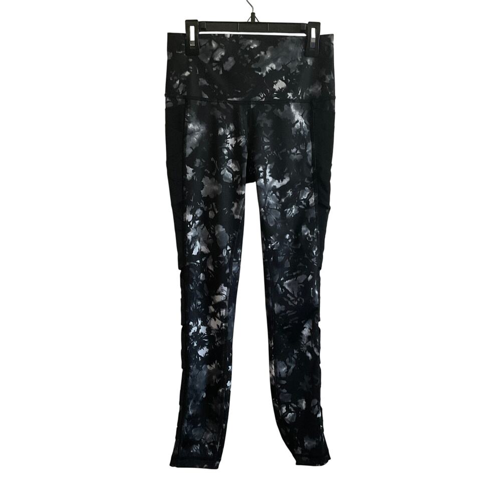 Lululemon Rise and Flow Full Length Leggings - Black and White - Size 6